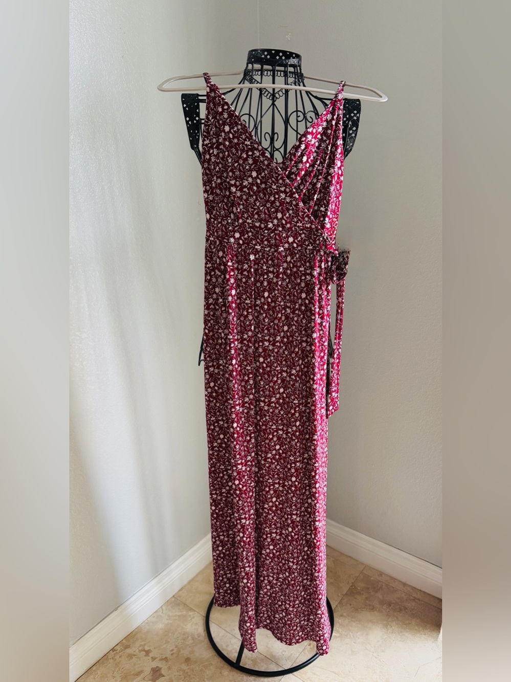 Kaileigh : Floral Maxi Dress with Adjustable straps and V - Neckline
